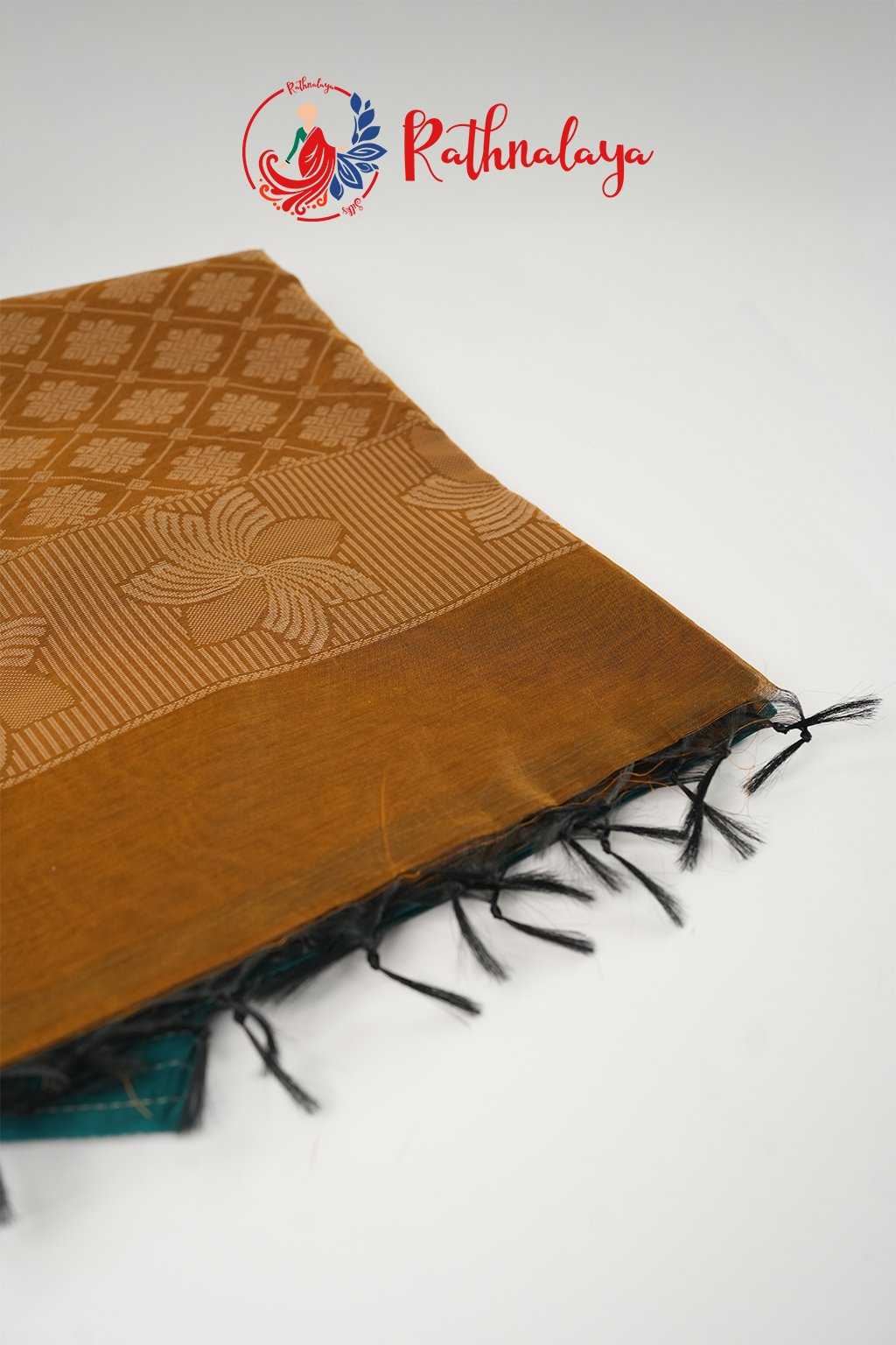 Svarna Neelambari Saree